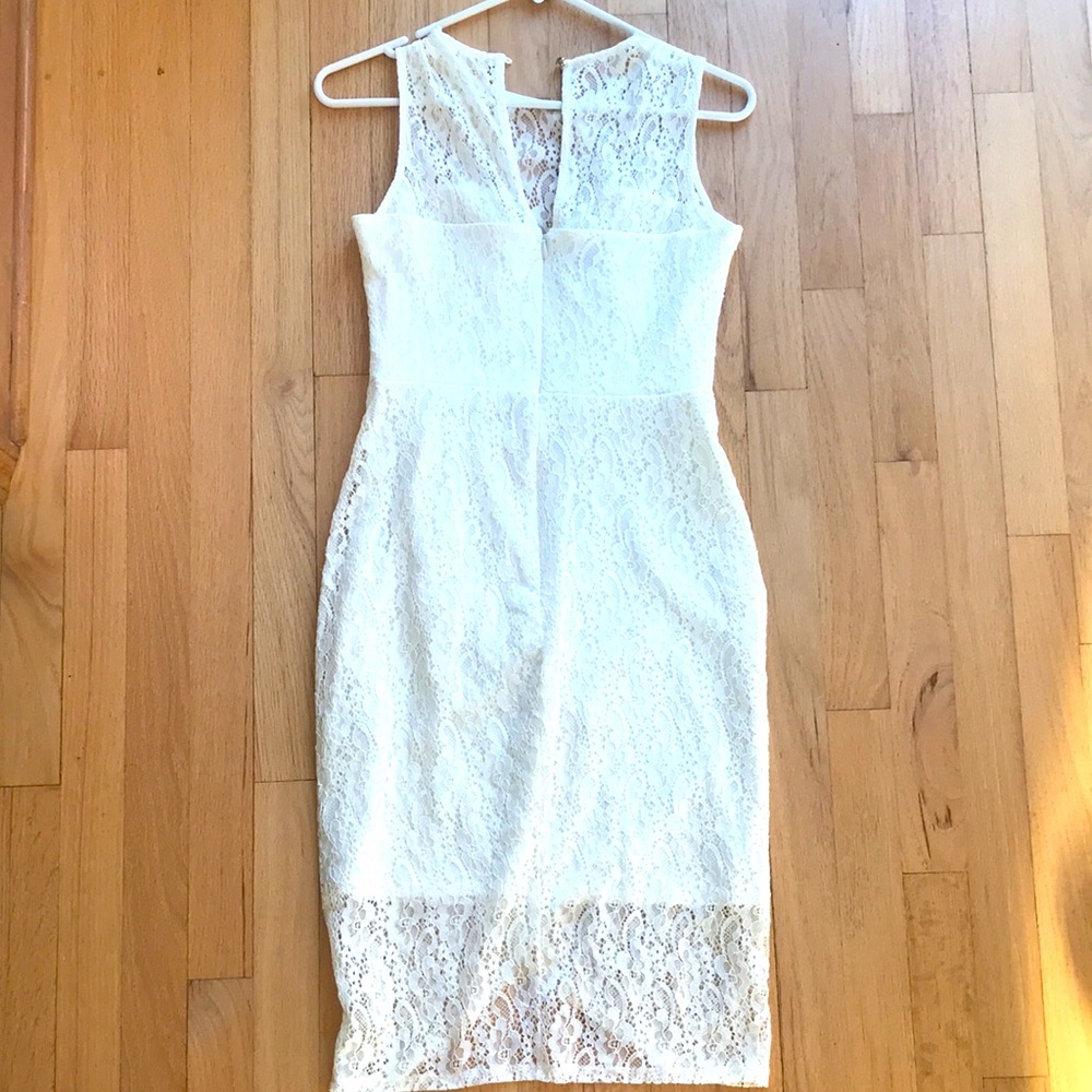 Bebe | size 4 amazing white lacy dress